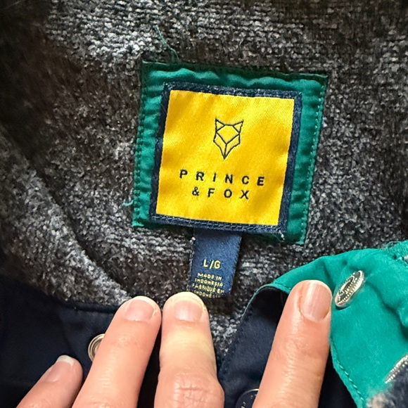 Prince & Fox Gray and Black snap top layer - Picture 3 of 3